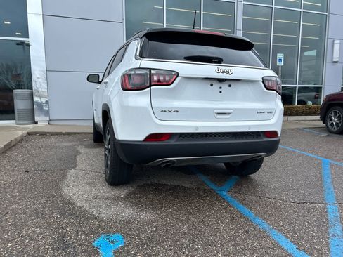 Used 2023 Jeep Compass Limited image 21