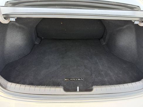 Used 2023 Hyundai Elantra SEL w/ Convenience Package FWD image 11