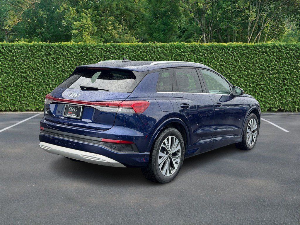 Used 2023 Audi Q4 e-tron Premium Plus w/ Premium Plus RWD image 3