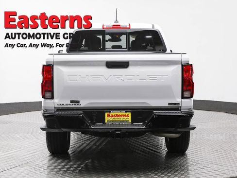 Used 2024 Chevrolet Colorado W/T w/ Technology Package RWD image 6