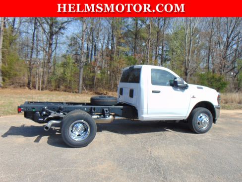 New 2026 RAM 3500 Tradesman AWD/4WD image 11