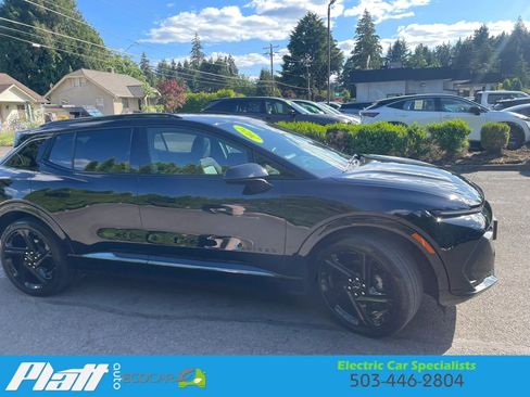 Used 2024 Chevrolet Equinox EV RS FWD image 15
