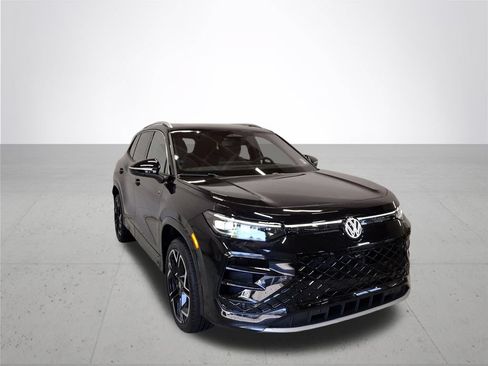 New 2026 Volkswagen Tiguan SEL R-Line AWD/4WD image 4