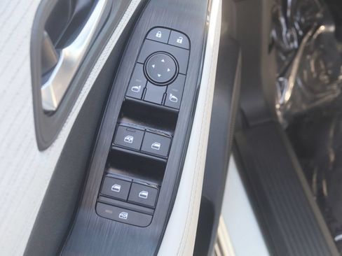 Used 2023 Nissan Rogue SV AWD/4WD image 28