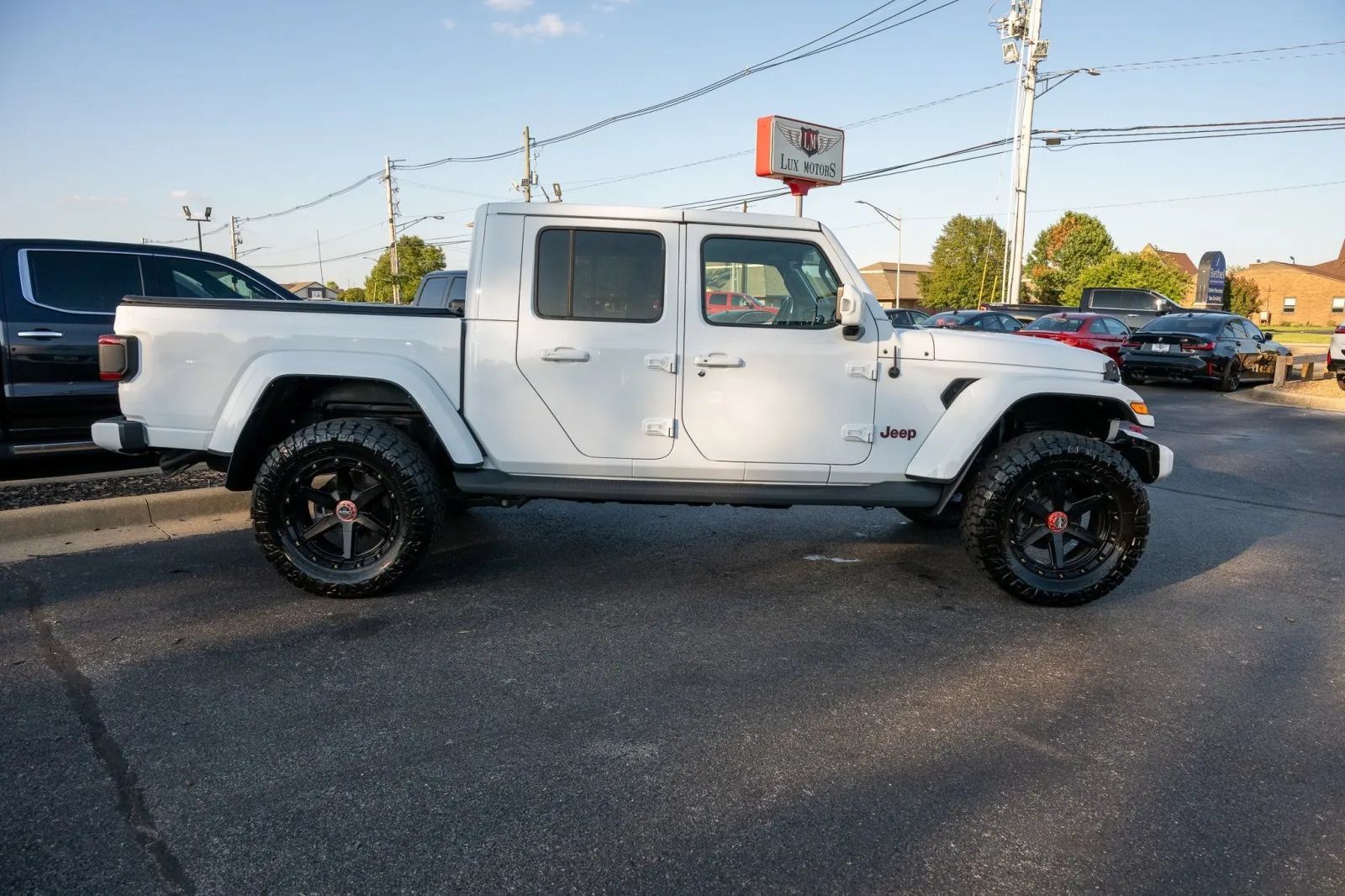 Used 2022 Jeep Gladiator Overland AWD/4WD image 9