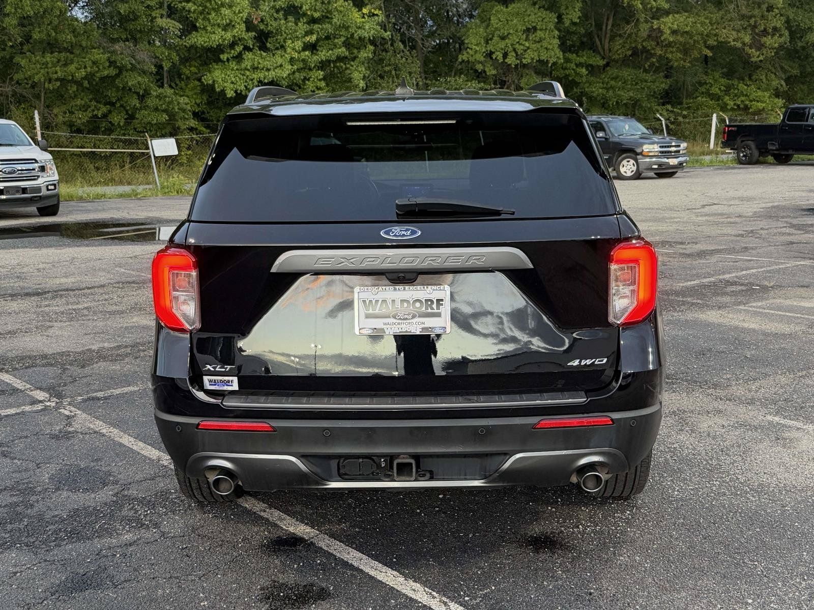 Certified 2023 Ford Explorer XLT w/ Equipment Group 202A AWD/4WD image 3