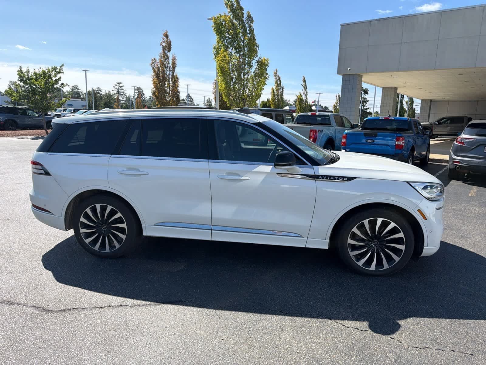 Used 2023 Lincoln Aviator Black Label Grand Touring AWD/4WD image 11