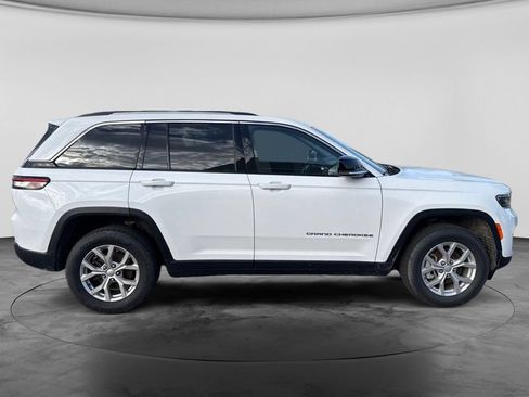 Used 2023 Jeep Grand Cherokee Limited AWD/4WD image 4