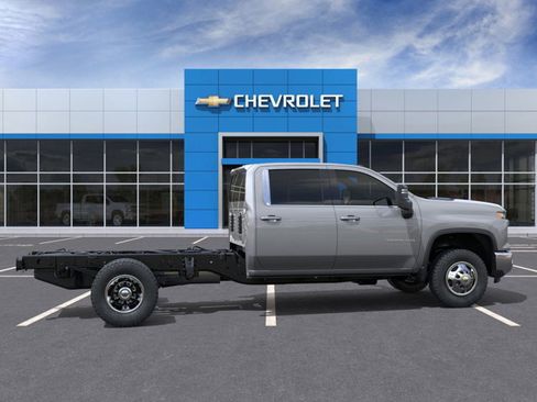 New 2026 Chevrolet Silverado 3500 LT image 5