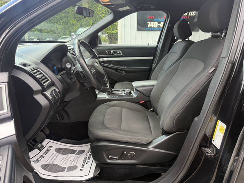 Used 2017 Ford Explorer XLT AWD/4WD image 11