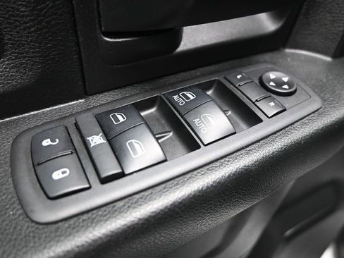 Used 2018 RAM 1500 Express AWD/4WD image 11