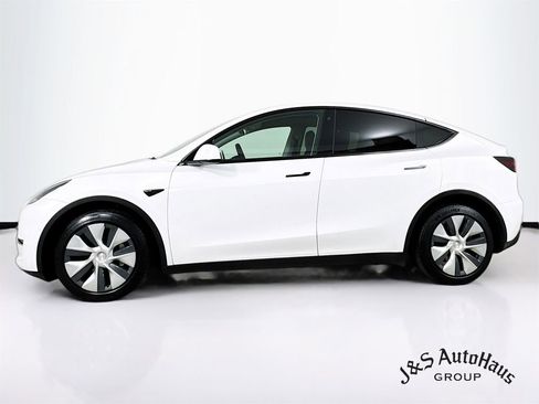 Used 2022 Tesla Model Y Long Range image 4