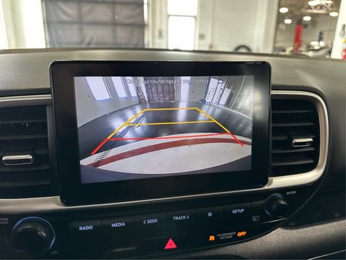 Used 2021 Hyundai Venue SEL FWD image 25