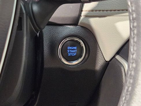 Used 2021 Toyota RAV4 Limited FWD image 35