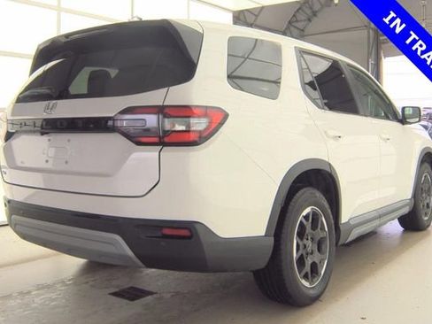 Used 2025 Honda Pilot EX-L image 7