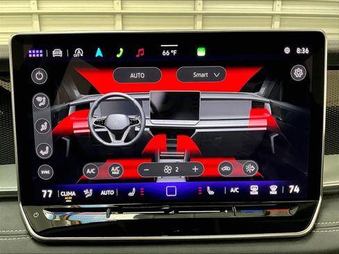 Used 2025 Volkswagen Tiguan SE w/ Panoramic Sunroof Package image 37