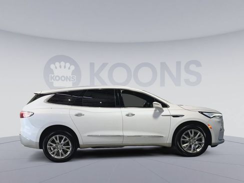 Used 2024 Buick Enclave Essence w/ Experience Buick Package FWD image 12