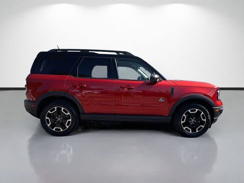 Used 2023 Ford Bronco Sport Outer Banks w/ Tech Package AWD/4WD image 2