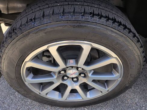 Used 2021 GMC Canyon Denali image 26