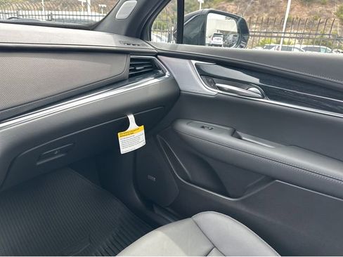 New 2025 Cadillac XT5 Premium Luxury image 14