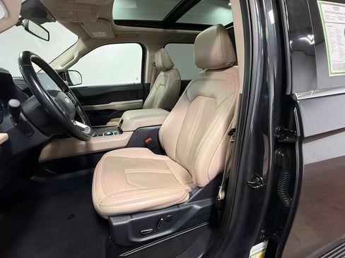 Used 2024 Ford Expedition Limited AWD/4WD image 12