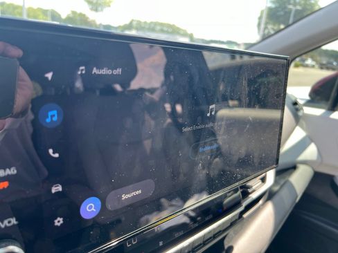 Used 2025 Toyota Sienna XLE FWD image 19