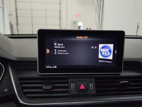 Used 2019 Audi SQ5 Prestige w/ Prestige Package image 27