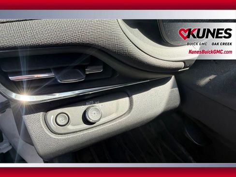 Used 2025 Buick Envista Sport Touring w/ Convenience I Package FWD image 12