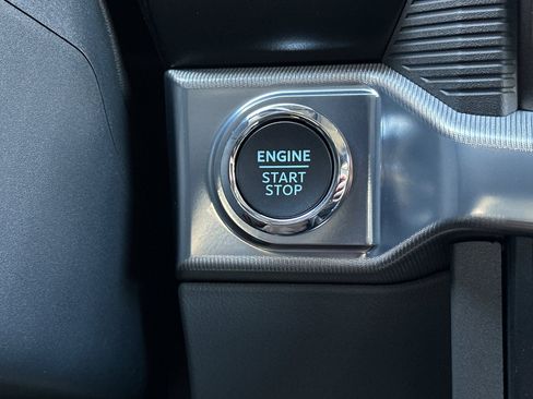 New 2025 Ford F150 Lariat w/ Equipment Group 502A High image 21