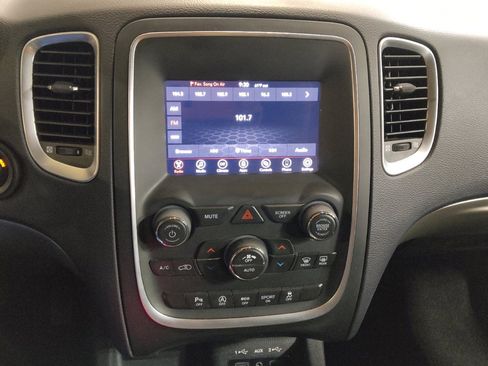 Used 2020 Dodge Durango SXT image 25