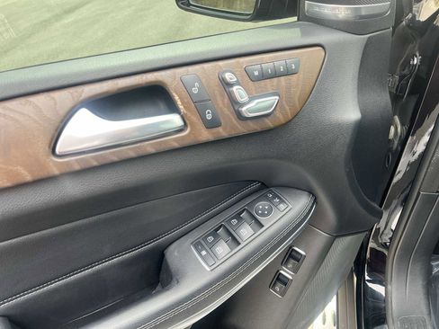 Used 2017 Mercedes-Benz GLS 550 4MATIC image 29