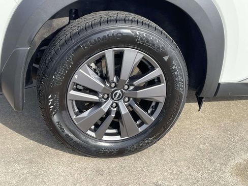 Used 2024 Nissan Pathfinder S image 7