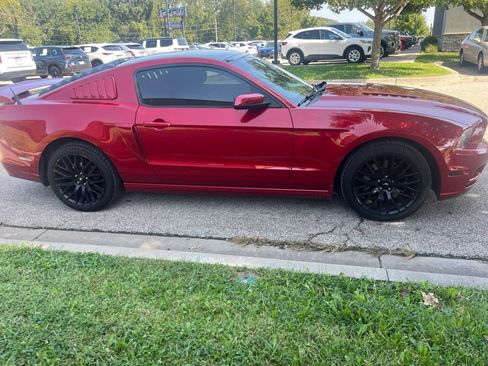 Used 2013 Ford Mustang GT Premium w/ Electronics Pkg RWD image 4
