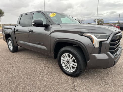 Used 2022 Toyota Tundra SR5 w/ Convenience Package image 17