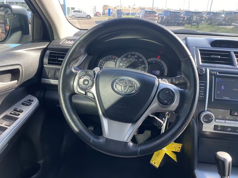 Used 2012 Toyota Camry SE image 10