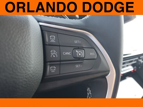 New 2025 Jeep Grand Cherokee Altitude image 15