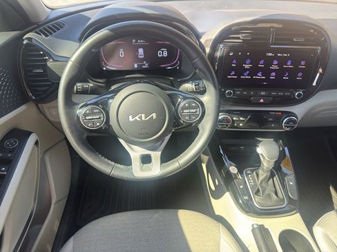 Used 2023 Kia Soul EX image 10
