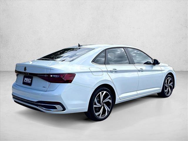Used 2025 Volkswagen Jetta SEL FWD image 2