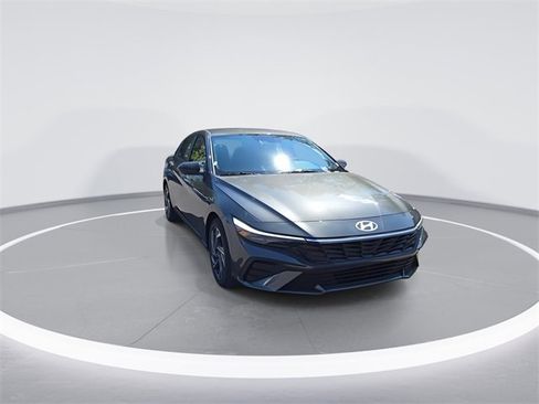 New 2025 Hyundai Elantra Sport image 2