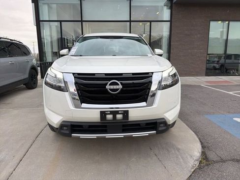 Used 2023 Nissan Pathfinder SL image 8