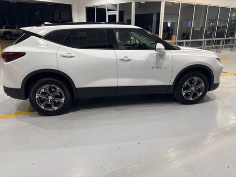 Used 2025 Chevrolet Blazer LT w/ Convenience Package image 9