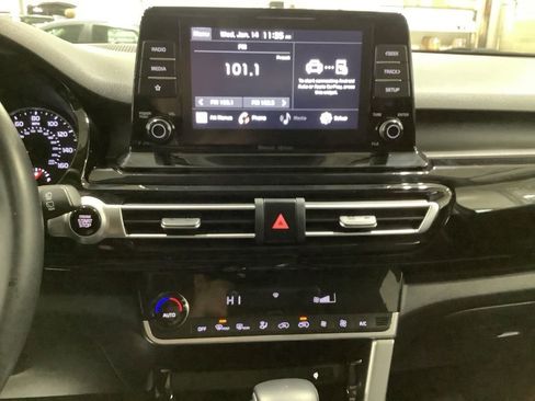 Used 2021 Kia Seltos EX image 17