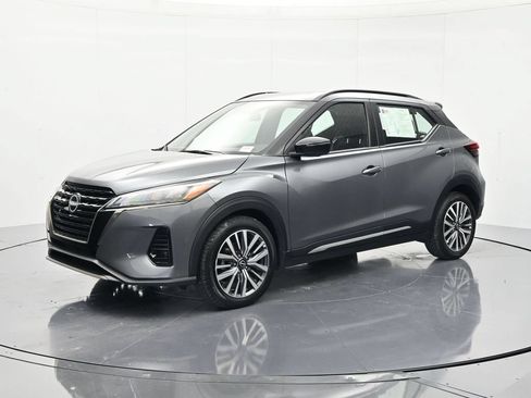 Certified 2024 Nissan Kicks SR FWD image 1