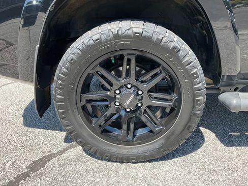 Used 2022 Toyota 4Runner SR5 Premium w/ Moonroof Package RWD image 27