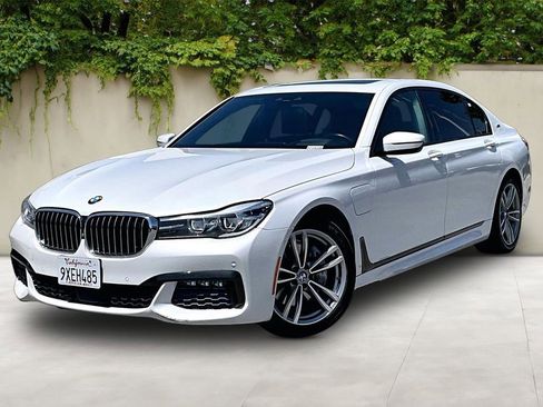 Used 2017 BMW 740e xDrive AWD/4WD image 3