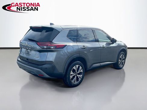 Used 2021 Nissan Rogue SV image 9