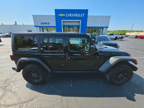 Used 2025 Jeep Wrangler Unlimited Sport AWD/4WD image 6