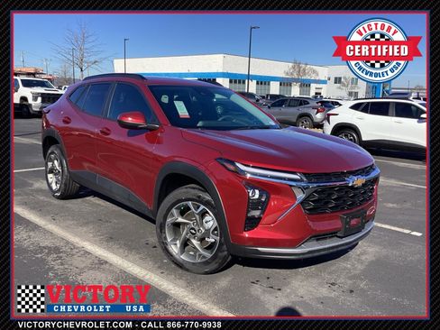 Used 2025 Chevrolet Trax LT image 1