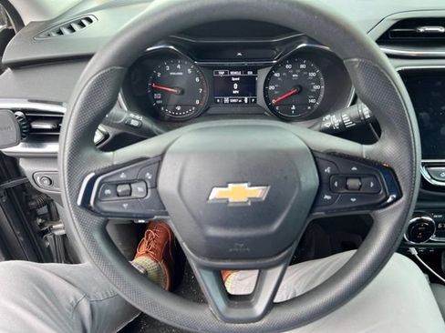 Used 2023 Chevrolet TrailBlazer LT w/ Convenience Package AWD/4WD image 11