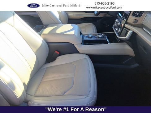Used 2024 Ford Expedition Limited image 25
